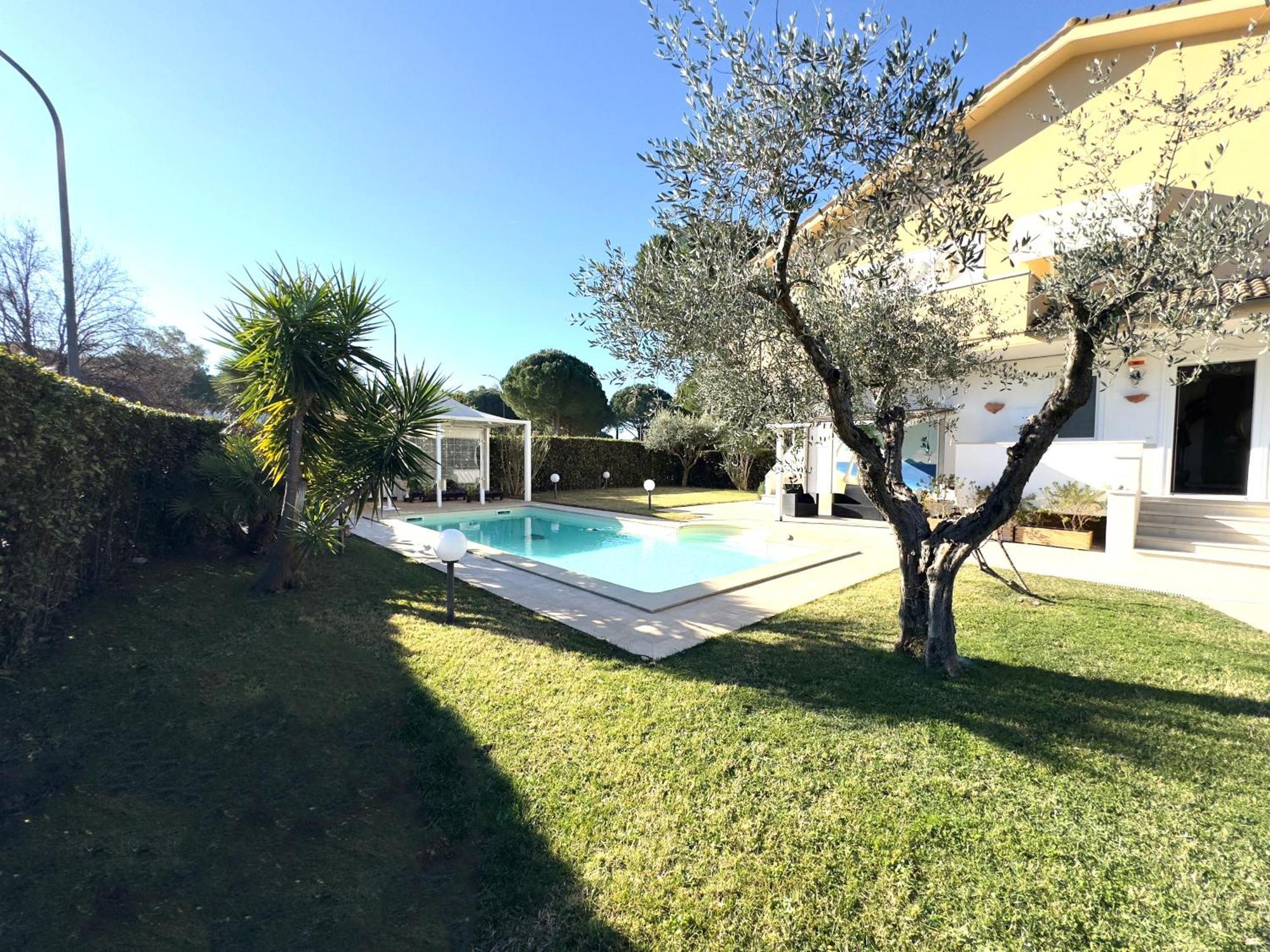 גרוסטו Residence Il Boschetto - Villa Con Piscina מראה חיצוני תמונה