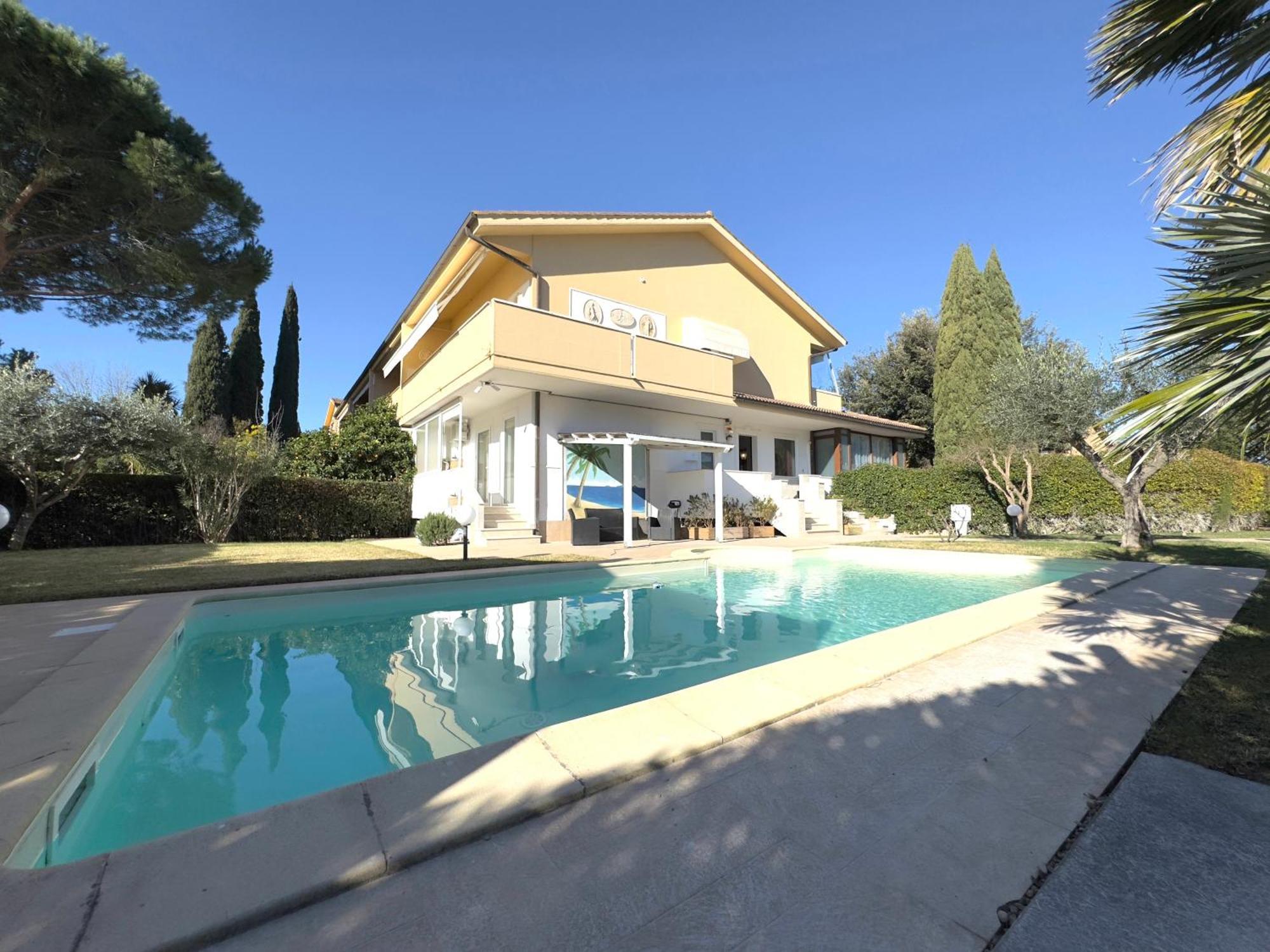 גרוסטו Residence Il Boschetto - Villa Con Piscina מראה חיצוני תמונה